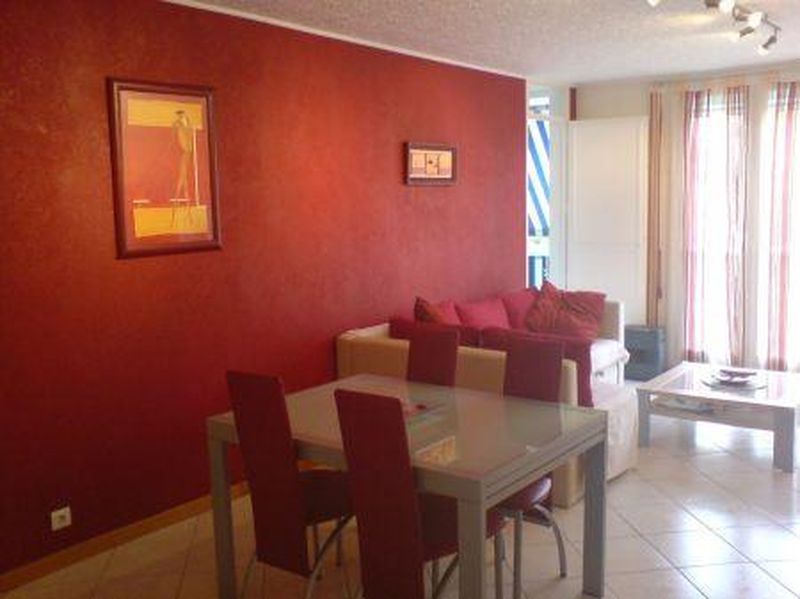 Vente    MARIGNANE DANS RESIDENCE BEL APPARTEMENT T3 REFAIT A NEUF